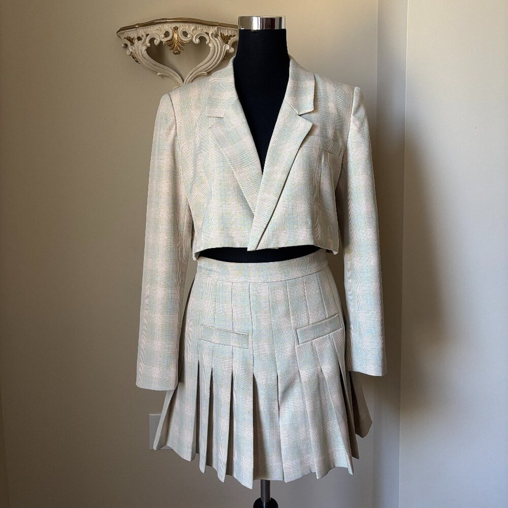 Light Green Plaid Woman's Skort and Blazer two piece set EUC